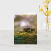 Langsam und stetig gewinnt das Rennen - Aesop Karte (Gelbe Blume)