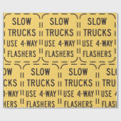 Langsame LKWs Straßenschild Geschenkpapier (Flach)