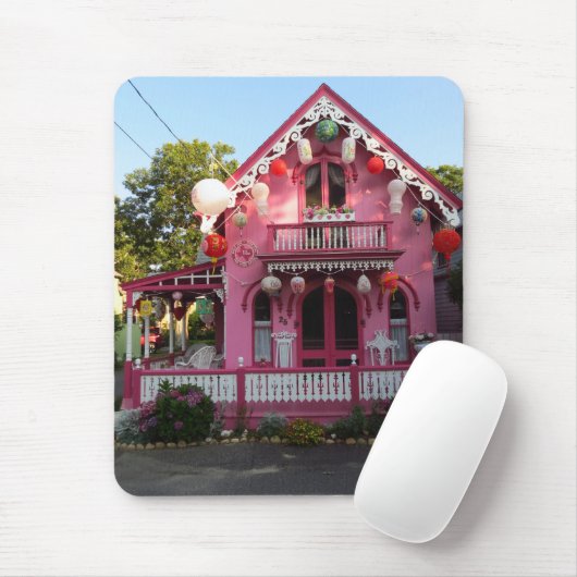 Lanterns and Pink Gingerbread - Martha's Vineyard Mousepad (Mit Mouse)