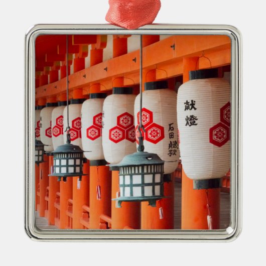 Lanterns im Itsukushima-Schrein Ornament Aus Metall (Vorne)
