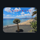 Lanzarote Strand- und Wolkenansicht Magnet<br><div class="desc">Ein Bild,  das den Blick auf einen Strand auf Lanzarote auf den Kanarischen Inseln auf einem Souvenir-Kühlschrankmagnet verspricht.</div>