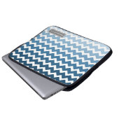 Laptop blauer Ombre Zickzack individueller Name Laptopschutzhülle (Vorne Knopf)