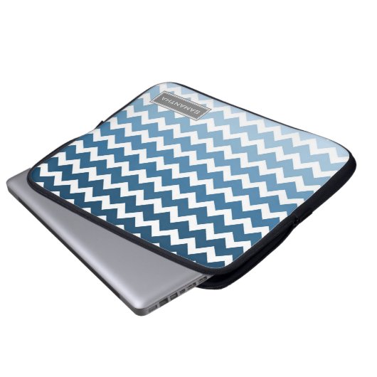 Laptop blauer Ombre Zickzack individueller Name Laptopschutzhülle (Vorne Knopf)