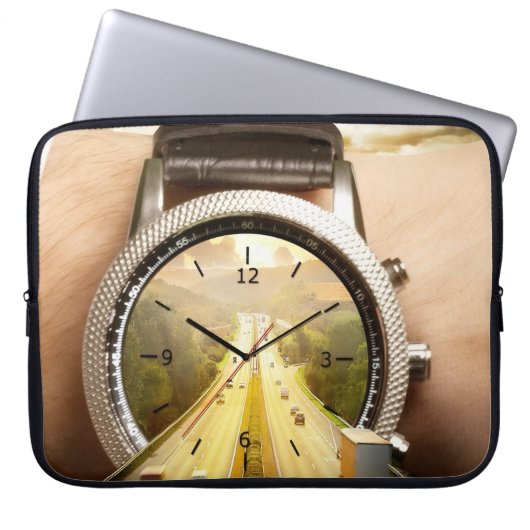 Laptop Cover Featuring Latest Watch Model – Trendy (Vorderseite)