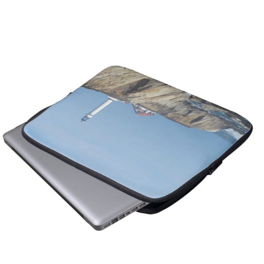 Laptop-Sieb - Leuchtturm auf der Klippe Laptopschutzhülle (Vorne Knopf)