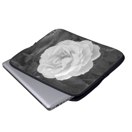 LAPTOP SLEEVE  (Vorne Knopf)