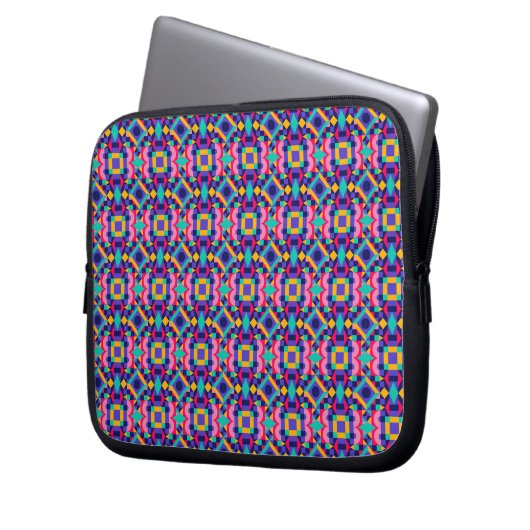 Laptop sleeve with a vibrant geometric pattern (Vorderseite Links)