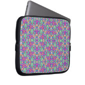 Laptop sleeve with vibrant, symmetrical pattern  (Vorne Rechts)