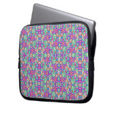 Laptop sleeve with vibrant, symmetrical pattern  (Vorderseite Links)
