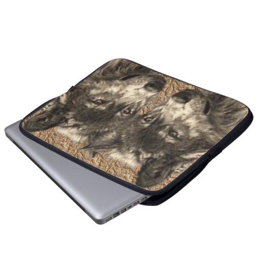 Laptop Sleeve Wolf (Vorne Knopf)