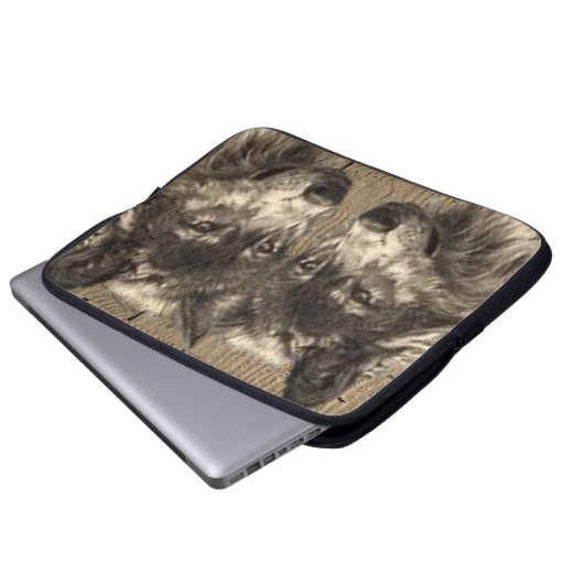 Laptop Sleeve Wolf (Vorne Knopf)