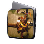 LAPTOPSCHUTZHÜLLE (Vorderseite Links)