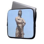 Lapu-Statue Laptopschutzhülle (Vorderseite Links)