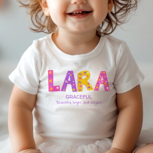 Lara Mädchenname bedeutet rosa lila Blume Baby T-shirt