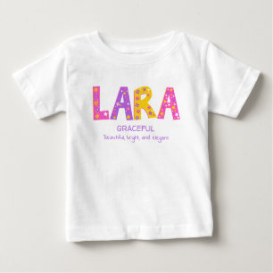 Lara Mädchenname bedeutet rosa lila Blume Baby T-shirt