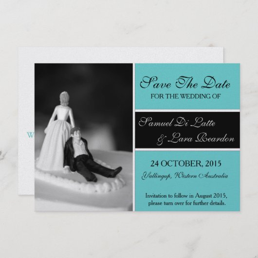 Lara speichert die Datumskarten Save The Date (Vorne/Hinten)