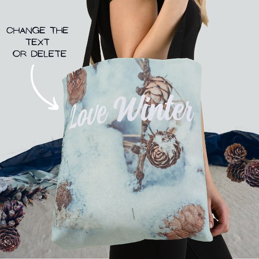 Lärchenkegel auf frisch blauen Schnee Tasche