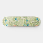Larkspur Pattern (von William Morris) Skateboard (Horizontal)