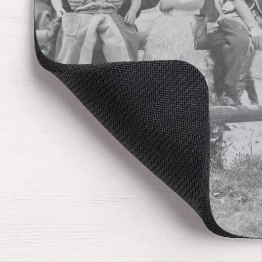 Larry Larom mit sechs Kindern Mousepad (Ecke)