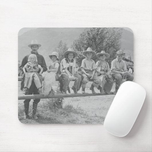 Larry Larom mit sechs Kindern Mousepad (Mit Mouse)