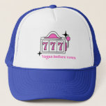 Las Vegas Bachelorette Weekend Party Trucker Hat Truckerkappe<br><div class="desc">Der Vegas Bachelorette Theme LKWer lässt sich leicht an Ihr Bachelorette Wochenende anpassen. Retro-thematische Sonderhütten sind ein großartiges Geschenk für Ihre Brautjungfrau und werden das niedliche Foto von Instagram machen. Ändern Sie die Farben oder fügen Sie Ihre Namen,  um es zu Ihrem eigenen zu machen!</div>