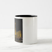 Las Vegas in der Nacht Zweifarbige Tasse (Mittel)