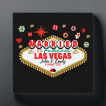Las Vegas Verheiratetes Paar Matching Urlaub Nevad Fotoplatte<br><div class="desc">Dieses Design ist speziell für Paare geeignet,  die in Las Vegas verheiratet sind. Ein vollfarbiges Design,  dass Sie,  wenn Sie es tragen,  Tausende von Komplimenten erhalten. Tragen Sie es mit Ihrer Ehefrau und schaffen Sie unvergessliche Momente in Las Vegas Nevada</div>