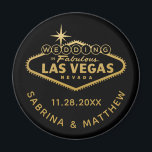 Las Vegas Wedding Save the Date oder Bevorzugung Magnet<br><div class="desc">Das berühmte Las Vegas-Zeichen, personalisiert in Imitate Goldfolie für Ihre Hochzeit auf einem Magneten, ein einzigartiges Save the Date für eine Las Vegas Hochzeit und eine tolle Gastgeschenk Hochzeit, Brautparty Geschenk, Brautjungfrau und Trauzeuge Geschenk, Brautparty Preis, oder Bachelorette oder Bachelor-Party-Muss. Ein tolles Geschenk für ein Paar, das in Las Vegas...</div>