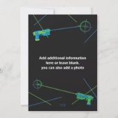 Laser Tag Blue und Green Birthday Party Einladung (Rückseite)