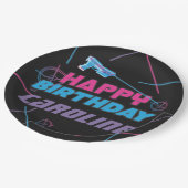 Laser Tag Pink Lila Blue Happy Birthday Pappteller (Schrägansicht)