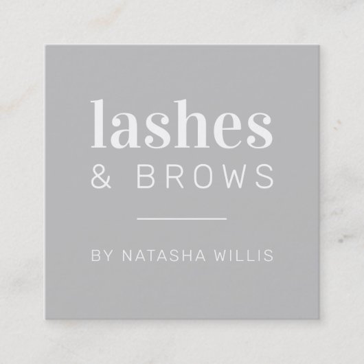 LASHES & BROWS moderner minimalistischer, hellgrau Quadratische Visitenkarte (Vorderseite)
