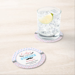 "Lashes or staches" Modernes Party zur Aufdeckung  Runder Pappuntersetzer