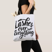 Lashs über alles, was die Augenlinse ausmacht, mac Tasche (Von Nahem)