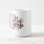 Lass dein Leben dich überraschen Moderne Boho-Tass Kaffeetasse (Vorderseite Links)
