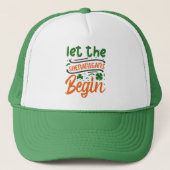 Lass des Begin St Patrick's Day Truckerkappe (Vorderseite)