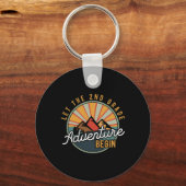 Lass des zweiten Abenteuers Begin Second Grade Tea Schlüsselanhänger (Rückseite)