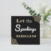 "Lass die Spankings Begin" Geburtstagsparty Einladung (Stehend Vorderseite)