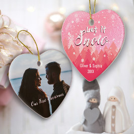 Lass es Schnee Erste Weihnachtsfeier Foto Pink Keramik Ornament