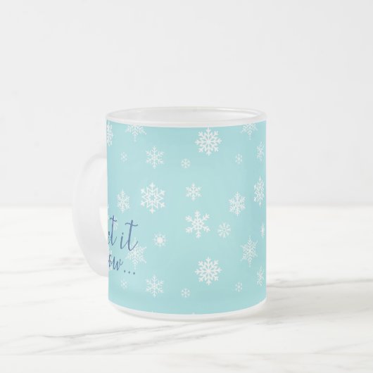 Lass es schneit... Schönes Schneeflockendesign Mattglastasse (Vorderseite Links)