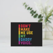 Lass mich nicht meinen Daddy Voice Funny Gay LGBTQ Postkarte (Stehend Vorderseite)