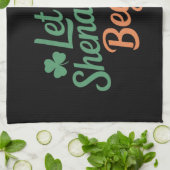 Lass The Shenanigans Begin Funny Irish St Patricks Geschirrtuch (Gefaltet)