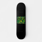 Lass The Shenanigans Begin Irish Groovy Retro Skateboard (Vorne)