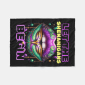 Lass The Shenanigans Begin Mardi Gras Lips 2025 Fleecedecke (Vorderseite (Horizontal))
