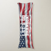 LASS UNS BRANDON GEHEN! [Schriftart 6] Körperkisse Seitenschläferkissen (Vorderseite Vertikal)