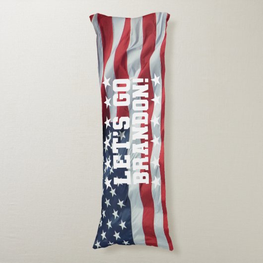 LASS UNS BRANDON GEHEN! [Schriftart 6] Körperkisse Seitenschläferkissen (Vorderseite Vertikal)