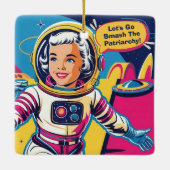 Lass uns den Patriarchenfeministen zerschlagen. Keramikornament (Rückseite)