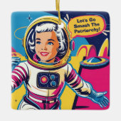 Lass uns den Patriarchenfeministen zerschlagen. Keramikornament (Vorderseite)