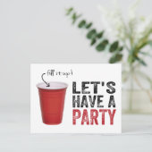 Lass uns ein Party haben! Funny Red Cup Einladungspostkarte (Stehend Vorderseite)