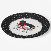 Lass uns gehen! Dackel Hund (schwarz und braun) Wi Pappteller (Schrägansicht)