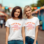 Lass uns Girls Cowboy Hat Bachelorette gehen T-Shirt<br><div class="desc">Lass uns Girls Cowboy Hat Bachelorette T - Shirt gehen</div>